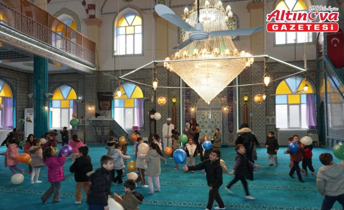 Osmancık'ta minik öğrencilere camide ramazan etkinliği yapıldı