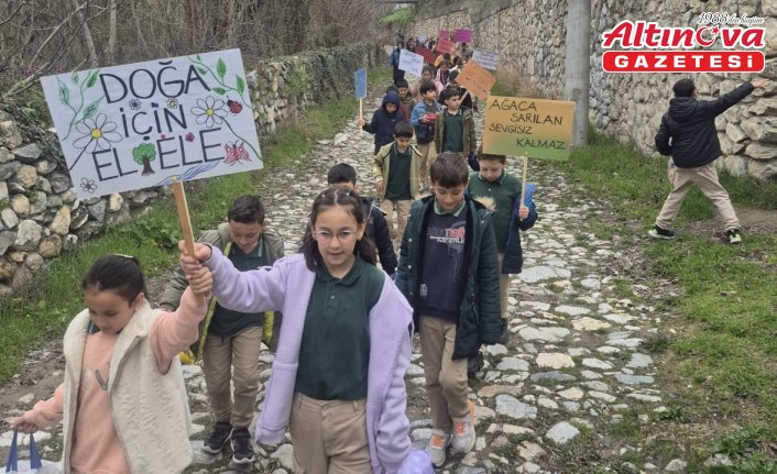 Kargı'da öğrenciler çevre temizliği yaptı