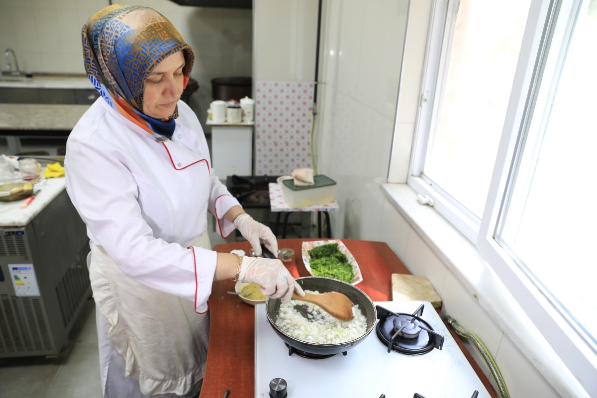 Kaz otu gözlemesi, ninelerden kalan tarifle yaşatılıyor