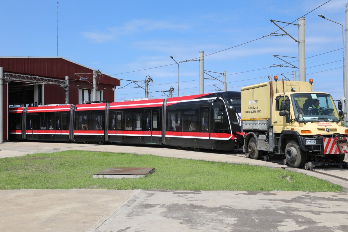 Samsun Toplu Ulaşımına Taze Kan: Filoya Katılan İkinci Yerli Tramvay Şehre Ulaştı!