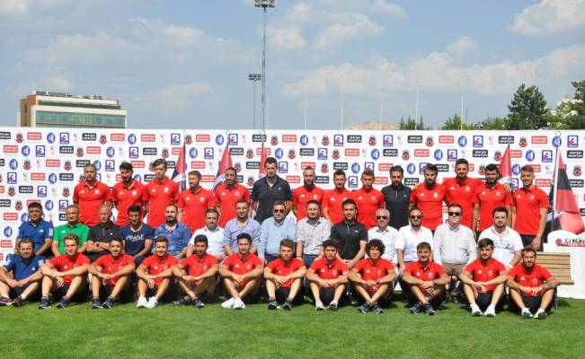 Çorum Belediyespor'da toplu imza töreni
