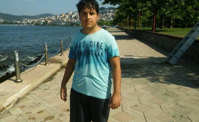 Bisikletle denize düşen kişiyi itfaiye kurtardı