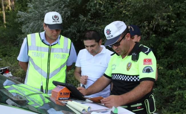 Samsun'da sürücülere kolonya ve çikolata ikramı