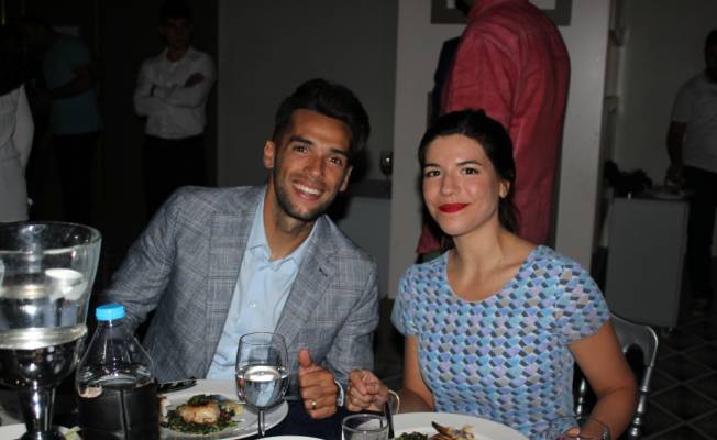 Trabzonsporlu futbolcular, düğünde bir araya geldi