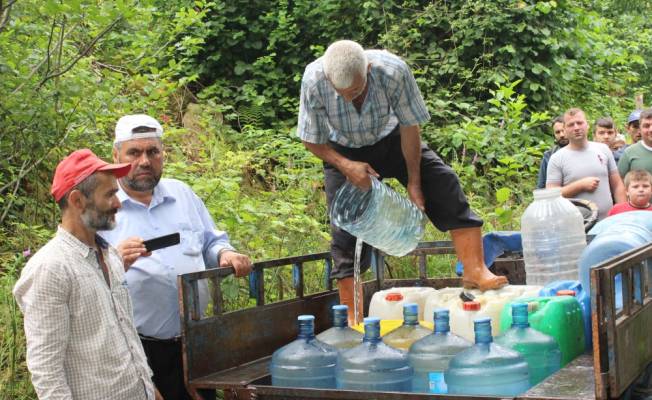 Ünye'de yazın nüfusu artan mahallede su sorunu yaşanıyor
