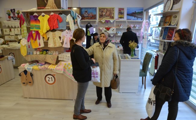 Kadınların el emeği gelir kapısı oldu