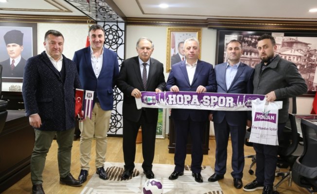 Artvin Hopaspor yöneticilerinden Vali Doğanay'a ziyaret