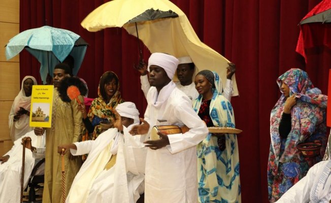 Çadlı öğrencilerden temsili düğün