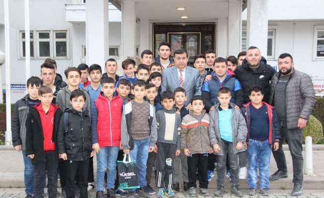 Güreşçilerden Belediye Başkanı İkiz'e ziyaret