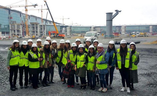 KBÜ'lü öğrenciler 3. havalimanını gezdi