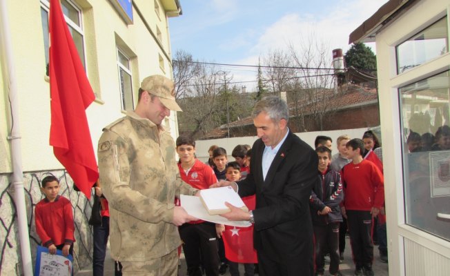 Öğrencilerden Mehmetçik'e moral mektubu