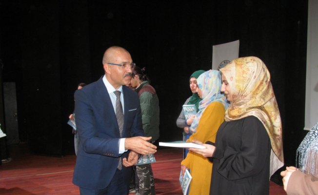 Üniversiteye hazırlanan öğrencilere destek