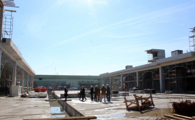 Ünye'de 15 Temmuz Demokrasi Meydanı inşaatı