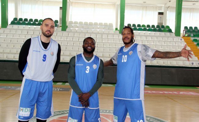 Yeşilgiresun Belediyespor'da transferler basına tanıtıldı