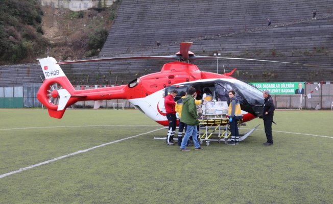 Ambulans helikopter iki günlük bebek için havalandı