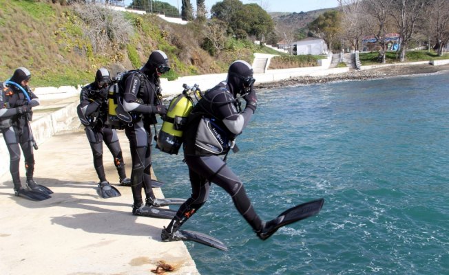 Birinci sınıf sanayi dalgıcı olup işsiz kalmıyorlar