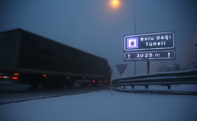 Bolu Dağı'nda yoğun kar yağışı