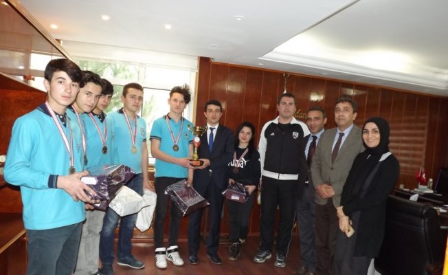 Doğankent'te başarılı atletler ödüllendirildi