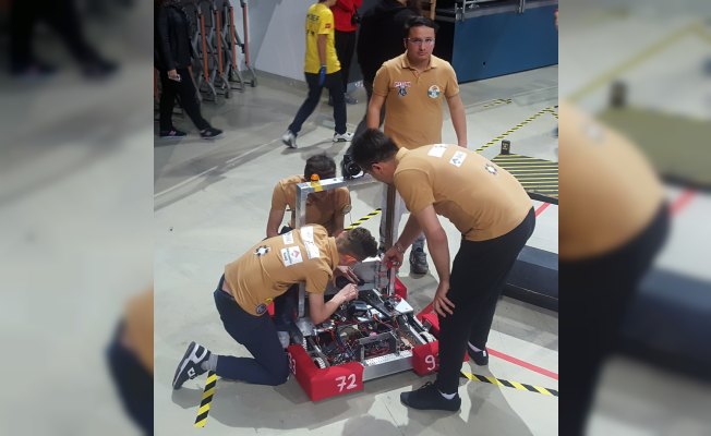 Geliştirdikleri robotla dünya finallerine katılacaklar