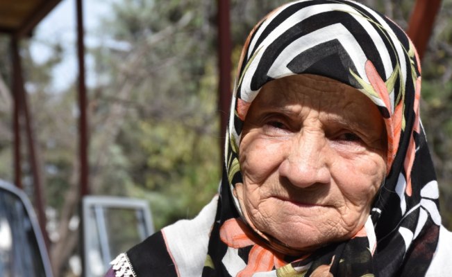 Kocasının hatırasını 1968 model Mercedes'te yaşatıyor