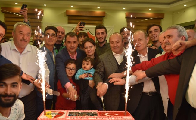 Taşköprüspor'da şampiyonluk kutlaması
