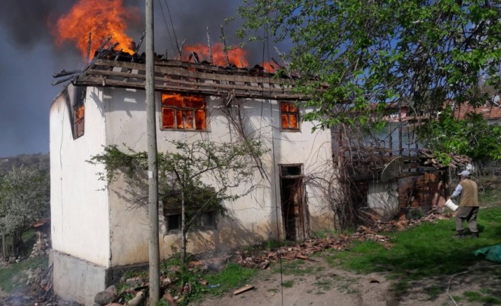 Amasya'da ev yangını