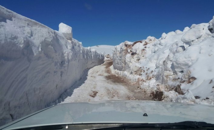 Bayburt-Trabzon arasında baharda karla mücadele