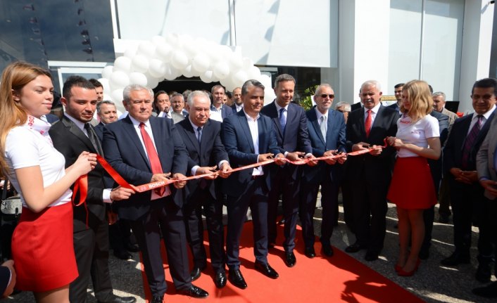 Bosch Antalya'da tüketici deneyim alanlı bayi açtı