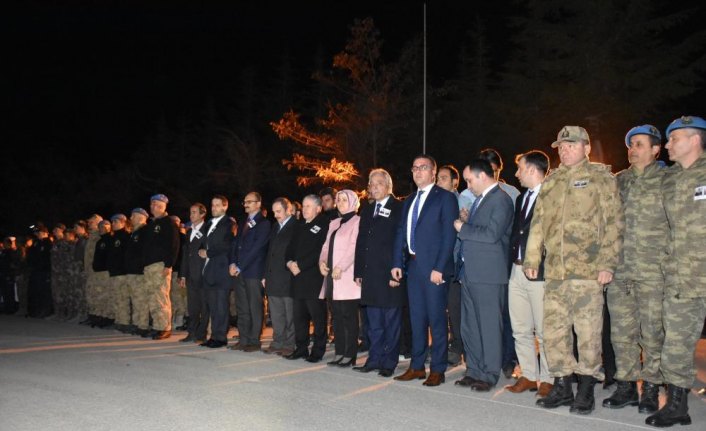 Hakkari'de şehitler için tören düzenlendi
