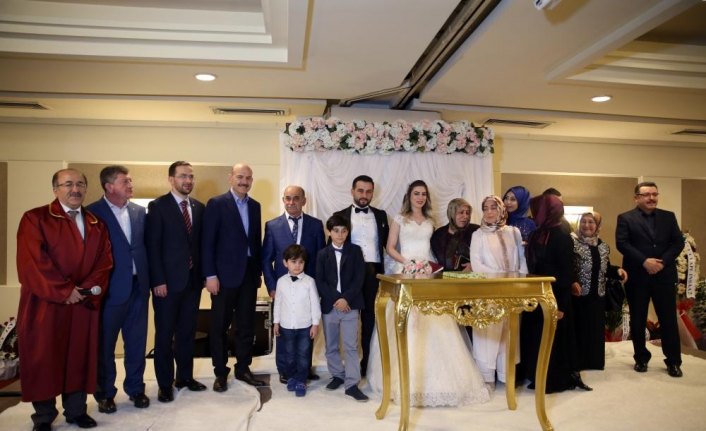 İçişleri Bakanı Soylu nikah şahidi oldu