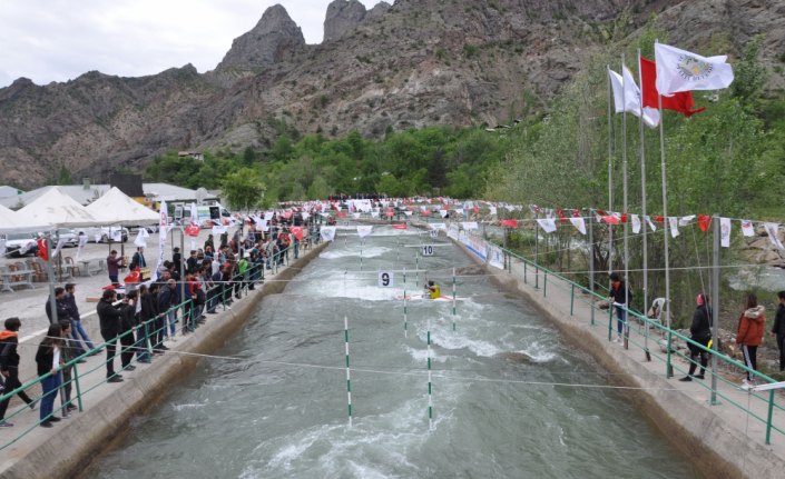 Kano: Akarsu Slalom Yusufeli Bahar Kupası