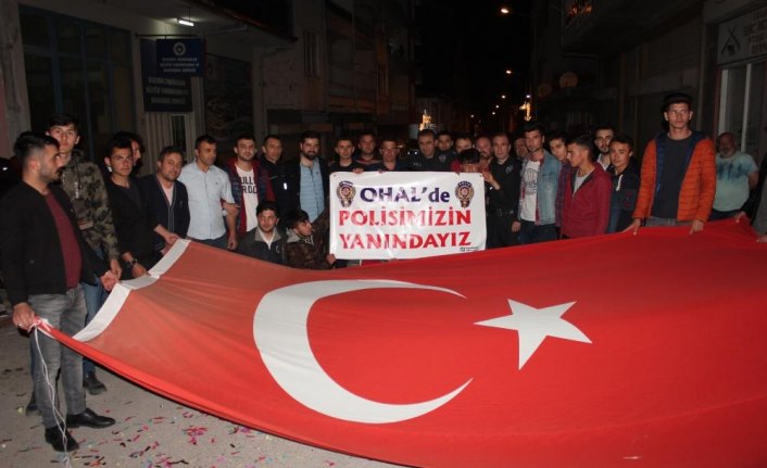 Kavga ihbarına giden polislere sürpriz kutlama