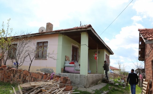 Sekiz gündür kayıp olan 2 kız çocuğunu polis kurtardı