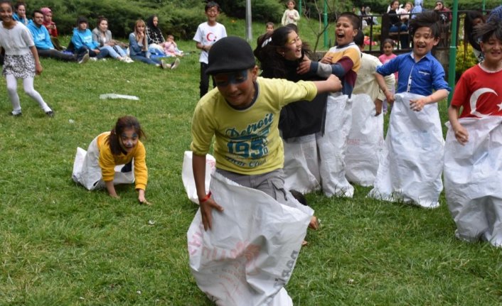 Sığınmacı çocuklar 23 Nisan'ı kutladı