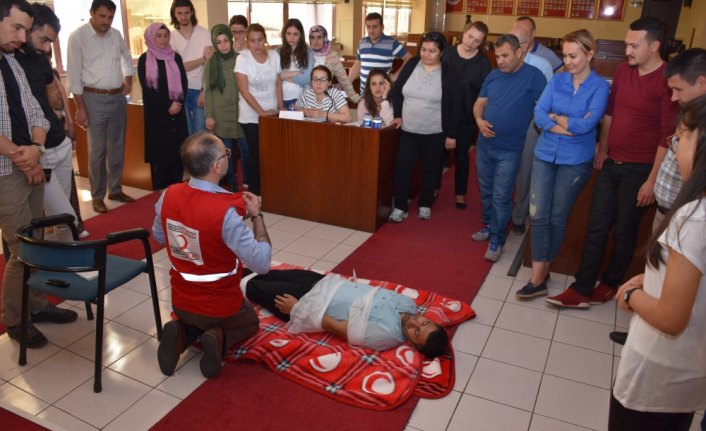 Türk Kızlayı'ndan ilk yardım kursu