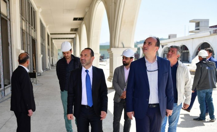 Ünye'de meydan inşaatı