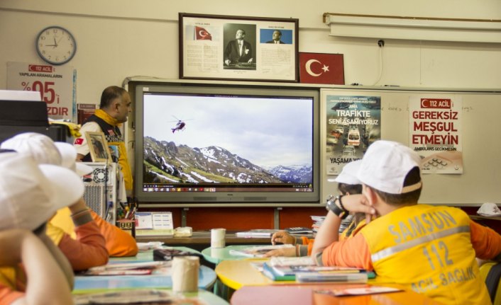 112 Acil Servis'in önemi minik öğrencilere anlatıldı