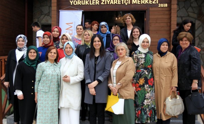 AK Parti'li Karaaslan kadınlarla buluştu