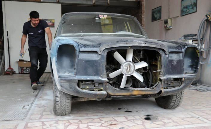 Aracını Türkiye'de boyatmak için binlerce kilometre yaptı