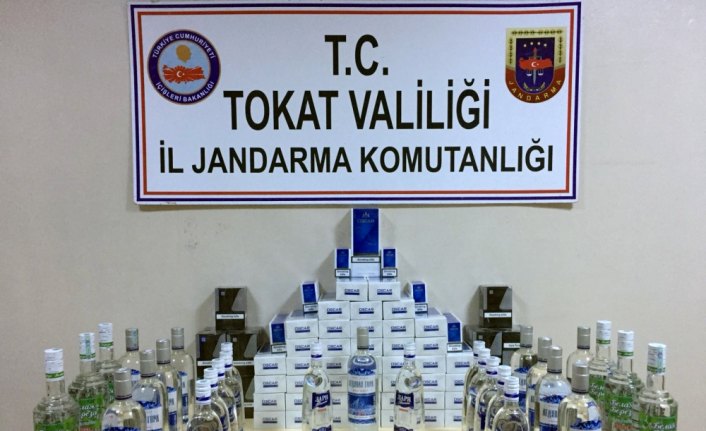 Erbaa'da kaçak sigara ve içki operasyonu