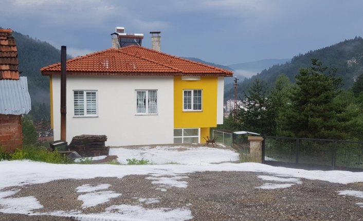 Kastamonu'da dolu etkili oldu