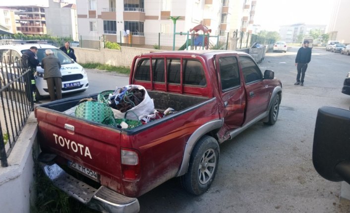 Minibüs ile kamyonet çarpıştı: 1 ölü, 6 yaralı