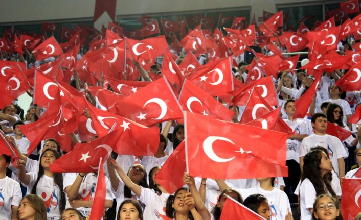 Samsun'da 1919 kişilik koro marşları seslendirdi