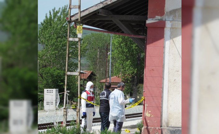 Samsun'da bir kişi ölü bir kişi yaralı halde bulundu