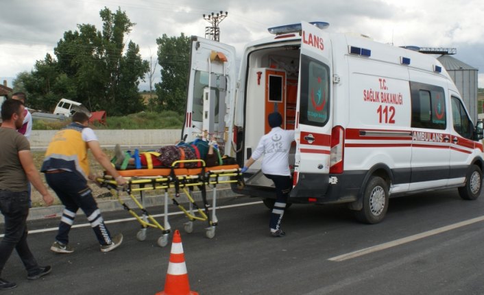 Samsun'da otomobil ile minibüs çarpıştı: 6 yaralı