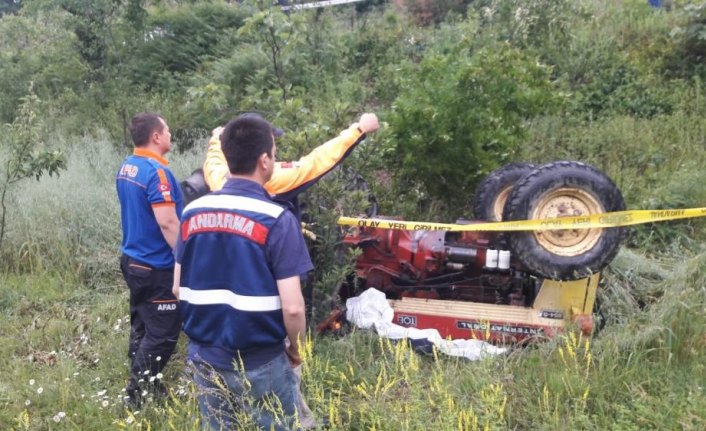 Şarampole devrilen traktörün sürücüsü öldü