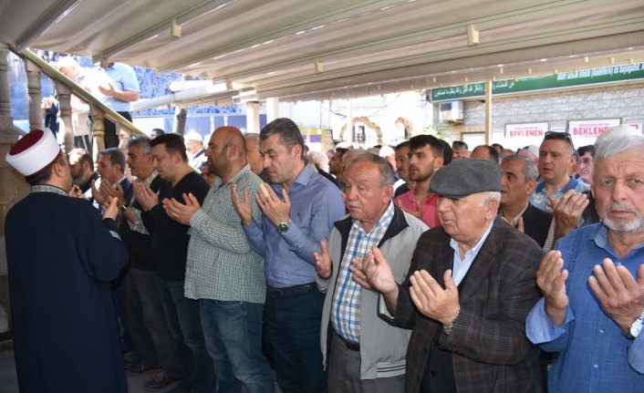 Şehit Filistinliler için gıyabi cenaze namazı
