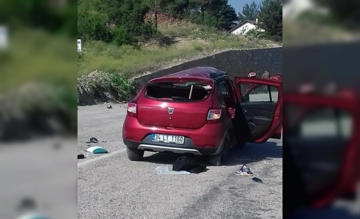Sinop'ta otomobil devrildi: 2 ölü, 4 yaralı