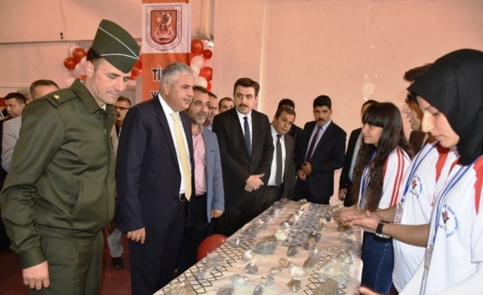 Sinop'ta TÜBİTAK 4006 Bilim Fuarı açıldı