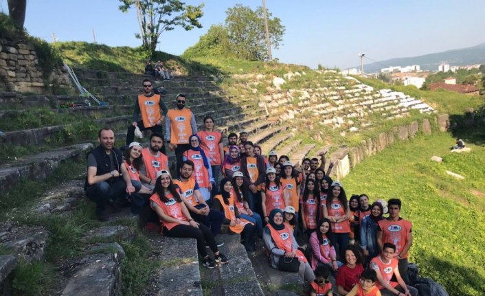 Üniversiteliler Batı Karadeniz'in Efes'ini temizledi